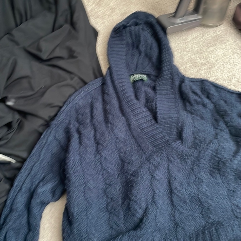 american eagle sweater